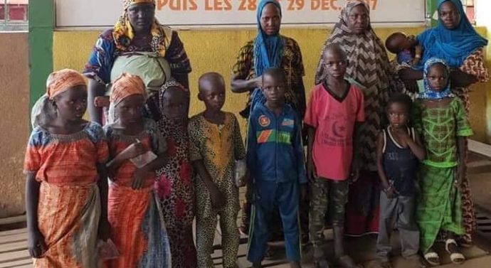2 bus, remplis d’enfants nigériens destinés à la mendicité à Abidjan, arrêtés en Côte d’Ivoire