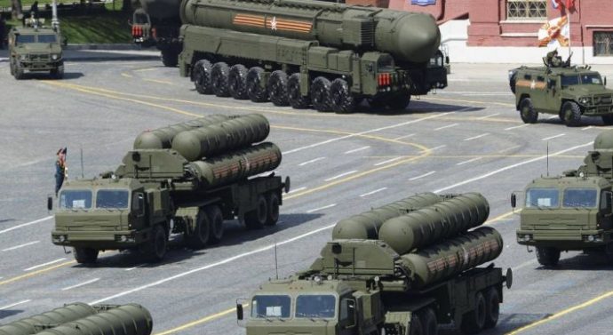 Les missiles russes S-400 arrivent à Ankara (Turquie), les USA piquent une crise