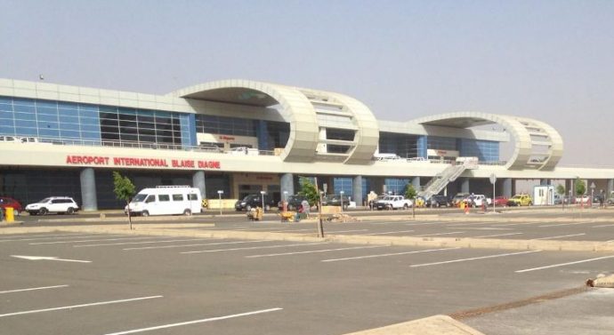 Le Sénégal interdit les voyageurs européens en représailles à la liste noire des vols